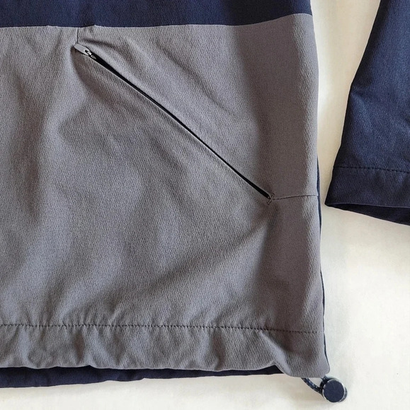 || OUTDOOR VOICES || Stretch Crepe rain jacket - Picture 2 of 10